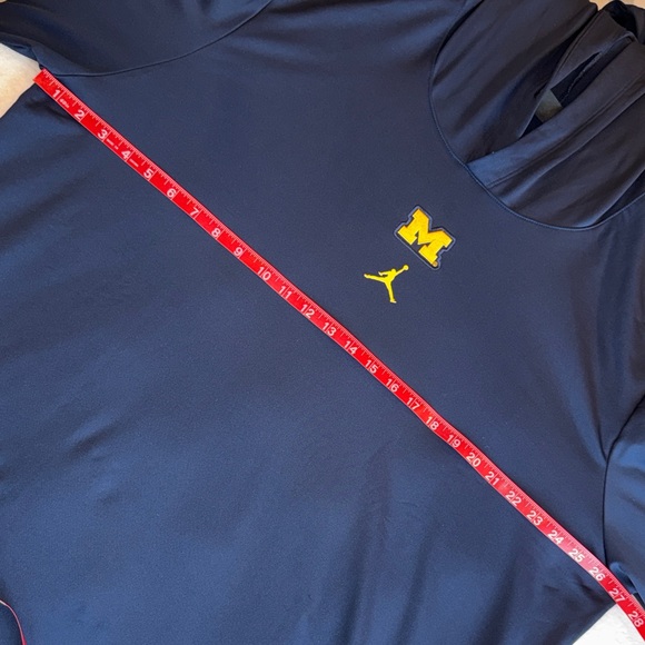 Men’s ~Jordan ~ University of Michigan DRI-FIT Hoodie with logo - Picture 9 of 16